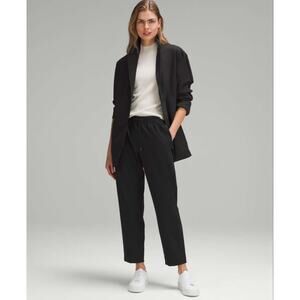 Lululemon Tapered Leg Mid-Rise Pant 7/8 Length Size M